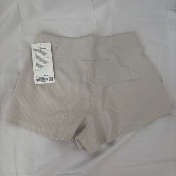 NEW Lululemon Ribbed Softstream Short - Picture 4 of 7